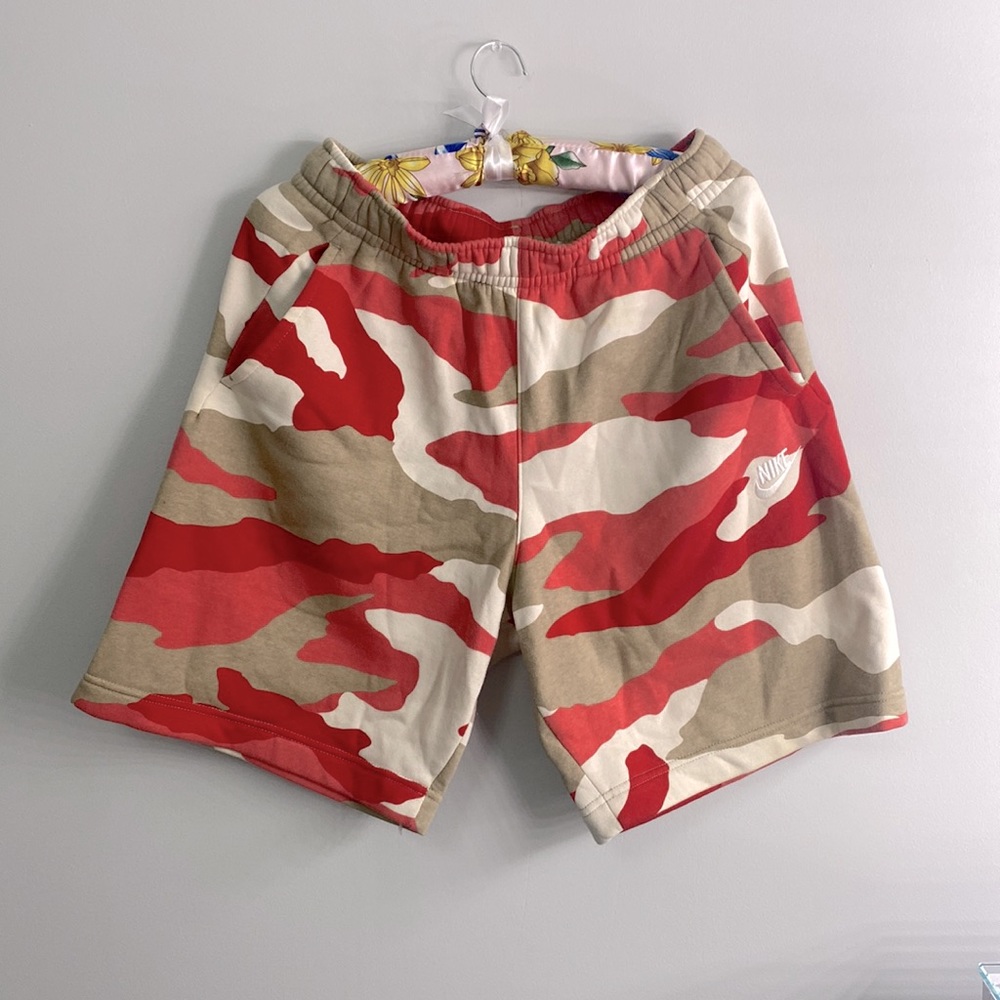 Men’s navy shorts
